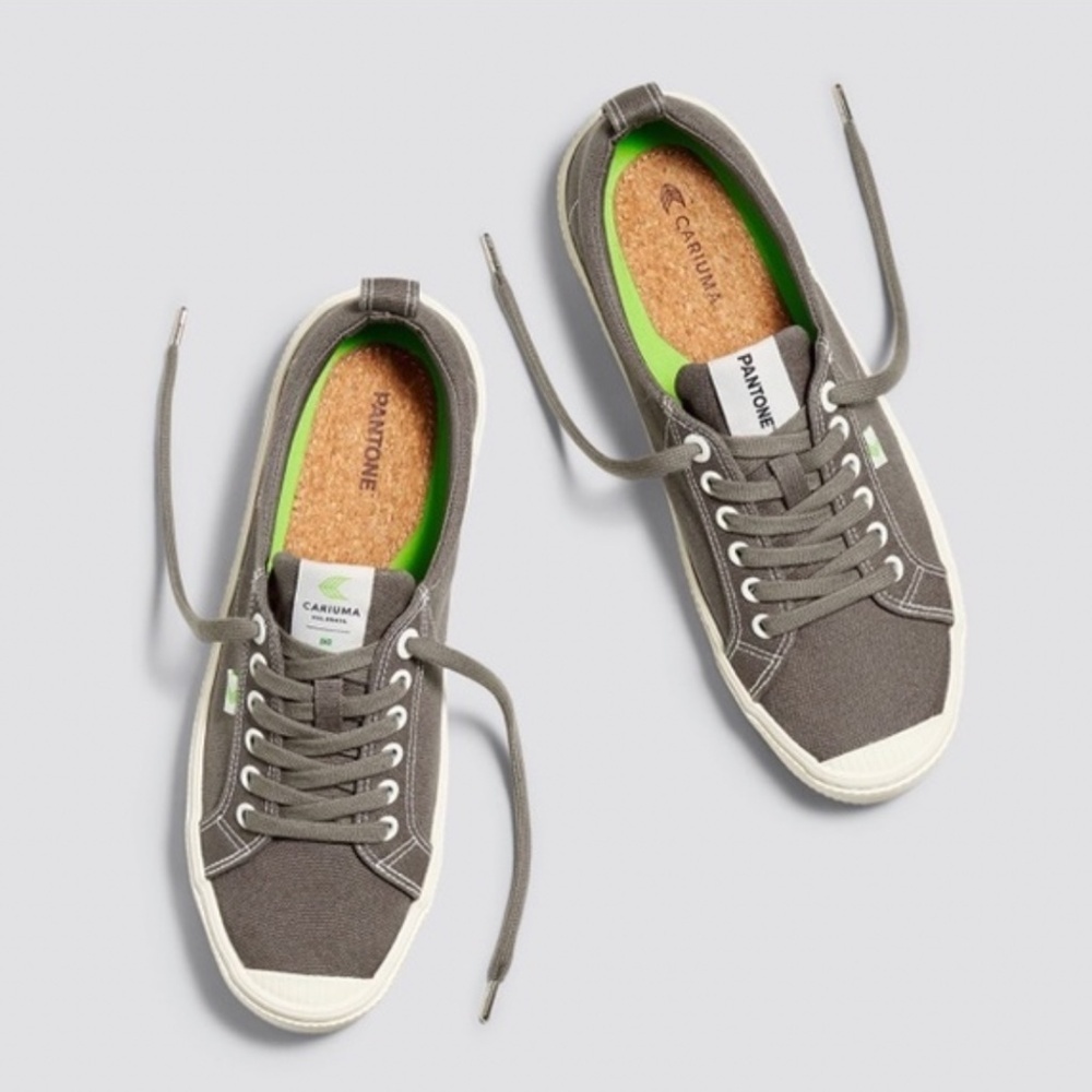 Cariuma Pantone Gray Canvas Low top Lifestyle Sneakers Size 10 Men 11.5 Women